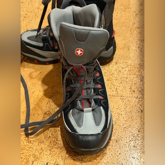 Swiss Gear Hiking Boots Men’s Size  8 Athletic Boots Thinsulate Insulation - Picture 16 of 16